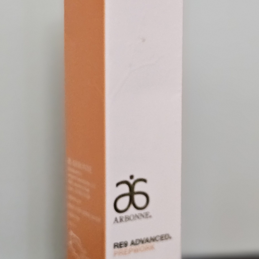 Arbonne Re9 Advanced Prepwork Soft focus Veil Broad Sunscreen 30
